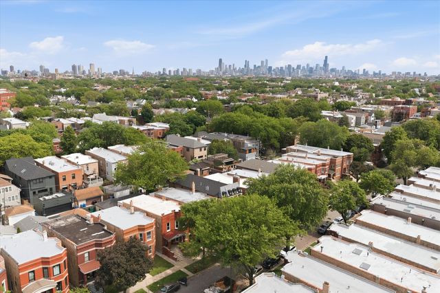 3531 N Oakley Avenue, Chicago, IL 60618