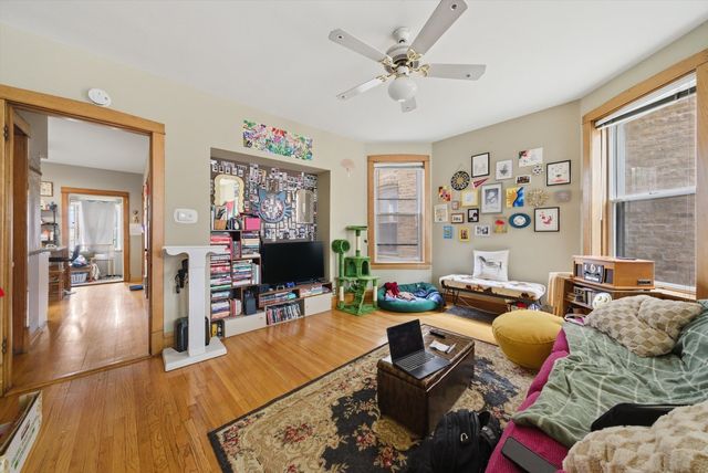 3531 N Oakley Avenue, Chicago, IL 60618