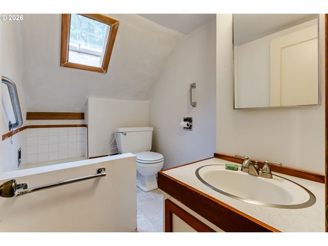 3398 OLIVE St, Eugene, OR 97405