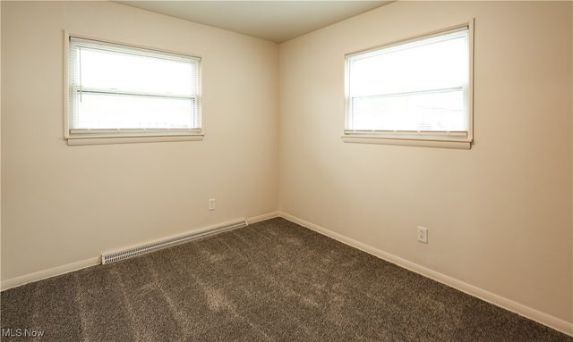 1095 Leslie Lane, Girard, OH 44420