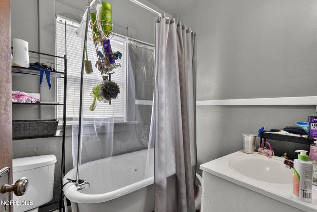 1758 Loxley Road, Toledo, OH 43613