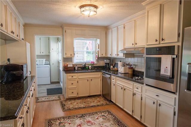 5015 Edinborough Road, Greensboro, NC 27406