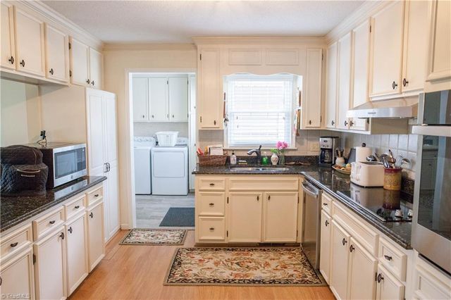 5015 Edinborough Road, Greensboro, NC 27406