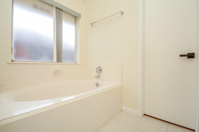 9502 Coast Bridge Street, Houston, TX 77075