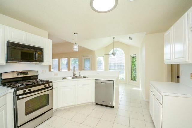 9502 Coast Bridge Street, Houston, TX 77075