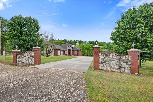 65311 HWY 59, Watts, OK 74964