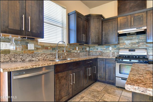 401 Ana Way B, El Paso, TX 79912