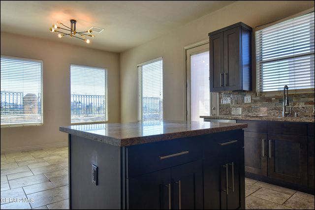 401 Ana Way B, El Paso, TX 79912