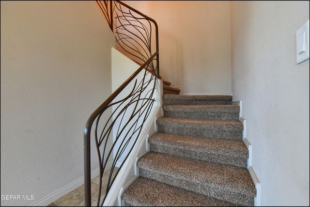 401 Ana Way B, El Paso, TX 79912