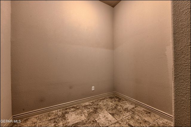 401 Ana Way B, El Paso, TX 79912