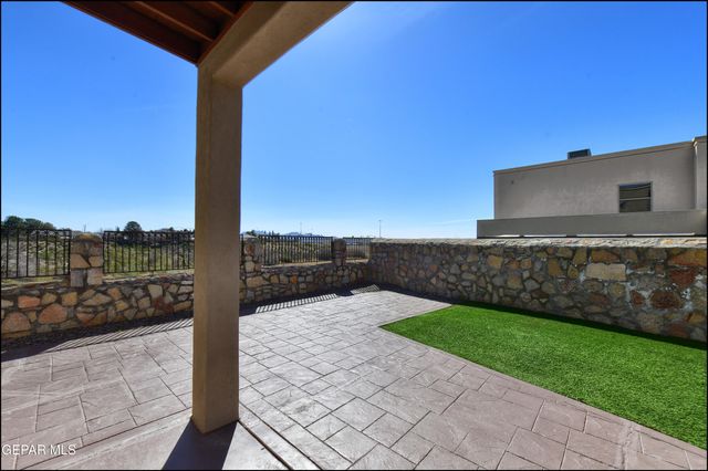 401 Ana Way B, El Paso, TX 79912