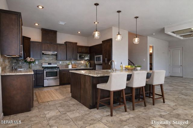 401 Ana Way B, El Paso, TX 79912