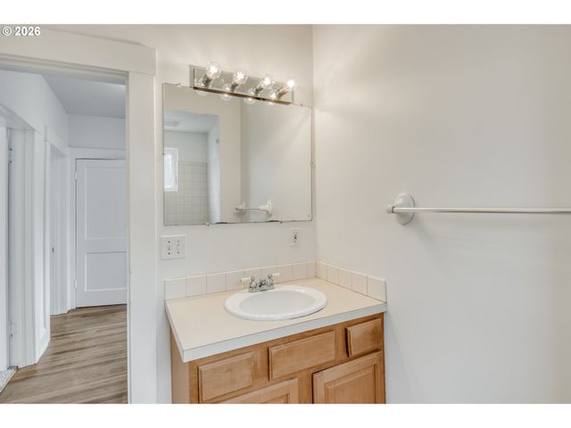 5819 N CONCORD Ave, Portland, OR 97217