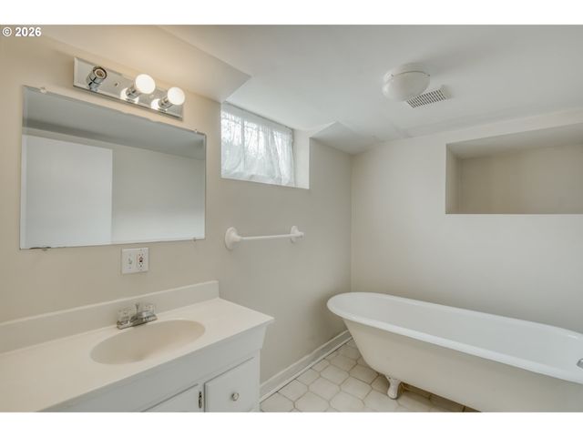 5819 N CONCORD Ave, Portland, OR 97217