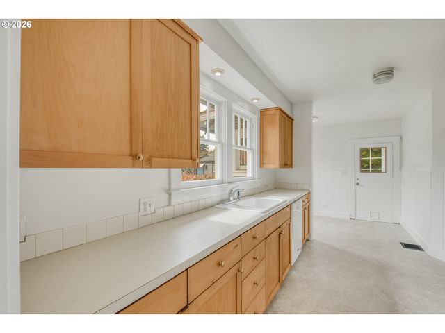 5819 N CONCORD Ave, Portland, OR 97217