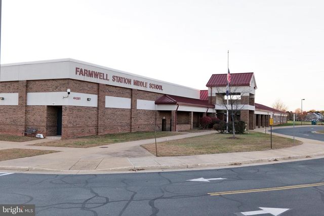 20203 HOPI DR, Ashburn, VA 20147