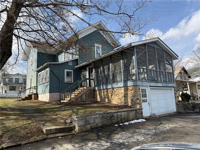 202 N Otter St, Mercer Boro, PA 16137