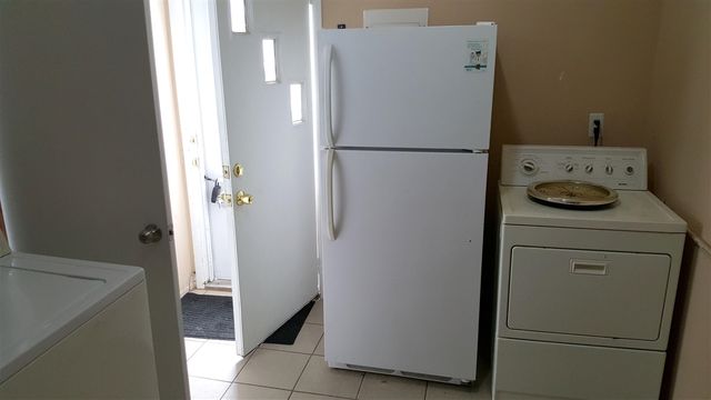 100 W Harwood Avenue, Madison Heights, MI 48071