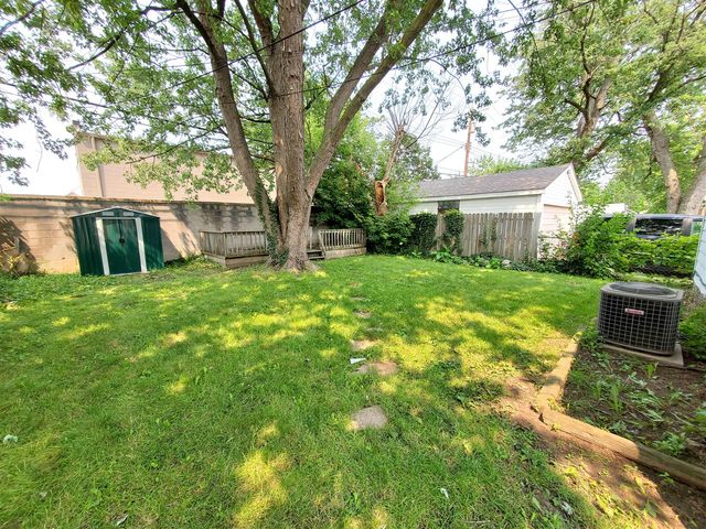 100 W Harwood Avenue, Madison Heights, MI 48071
