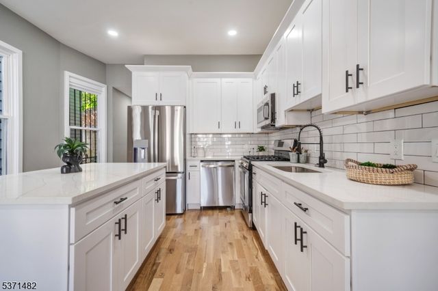 235 S 7Th St, Newark City, NJ 07103