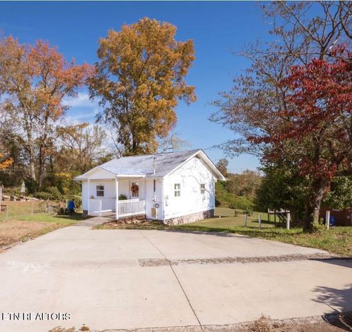 180 Johnson Rd, Oak Ridge, TN 37830