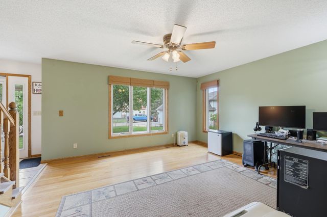 2217 Gentry Avenue N, Oakdale, MN 55128