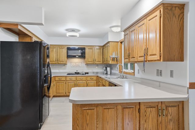 2217 Gentry Avenue N, Oakdale, MN 55128