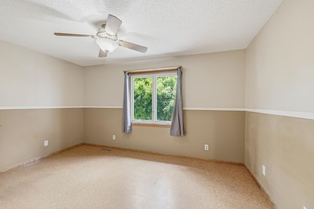 2217 Gentry Avenue N, Oakdale, MN 55128