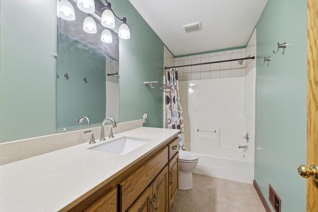 2217 Gentry Avenue N, Oakdale, MN 55128