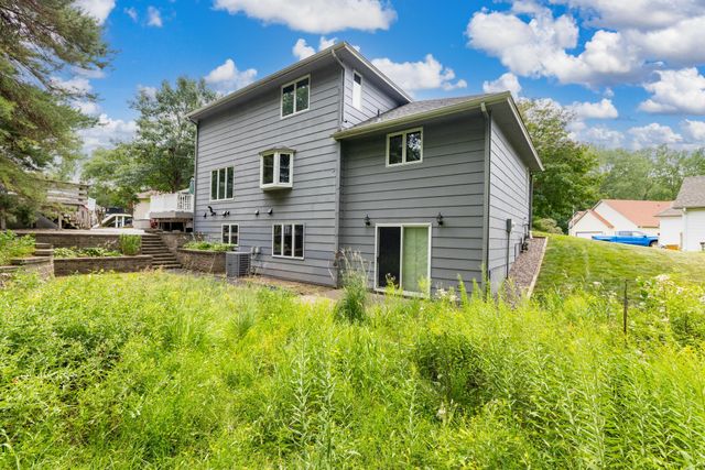 2217 Gentry Avenue N, Oakdale, MN 55128