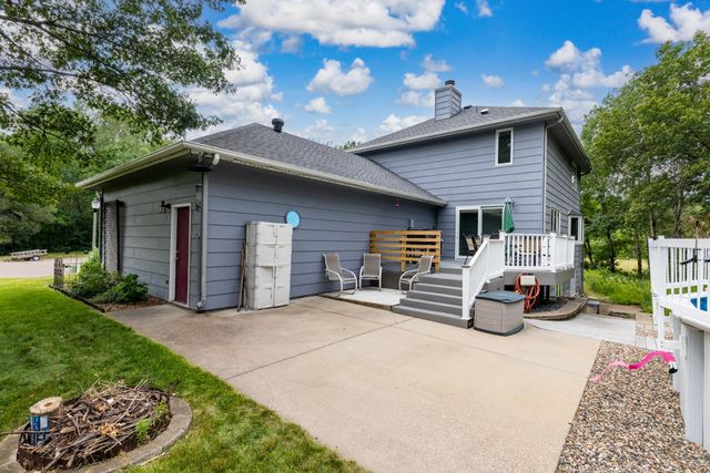 2217 Gentry Avenue N, Oakdale, MN 55128