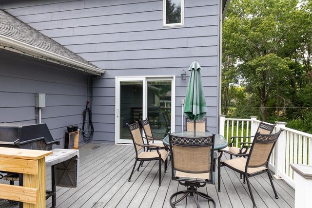 2217 Gentry Avenue N, Oakdale, MN 55128