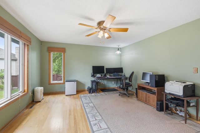 2217 Gentry Avenue N, Oakdale, MN 55128