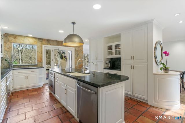 14 White Oak Lane, Weston, CT 06883
