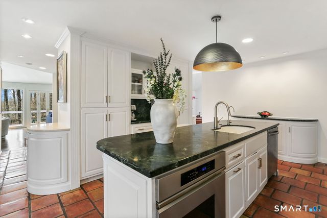 14 White Oak Lane, Weston, CT 06883