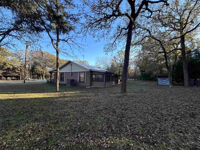 7315 Neches, Athens, TX 75752