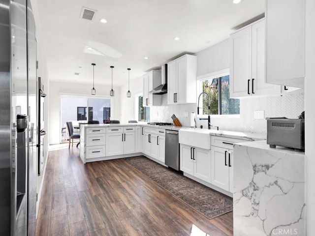 11260 Blix Street, North Hollywood, CA 91602