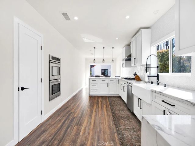 11260 Blix Street, North Hollywood, CA 91602