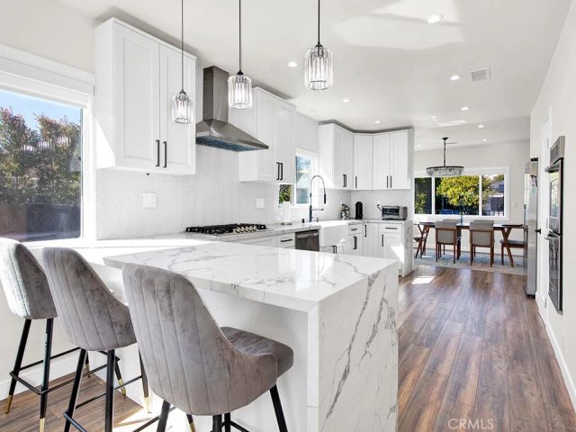 11260 Blix Street, North Hollywood, CA 91602