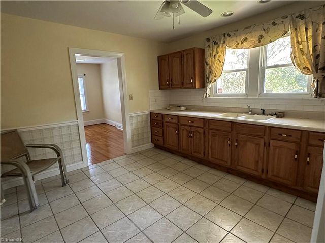 2718 Sedgewick Street, Winston-salem, NC 27127