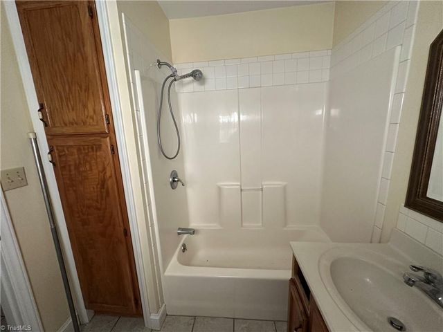 2718 Sedgewick Street, Winston-salem, NC 27127