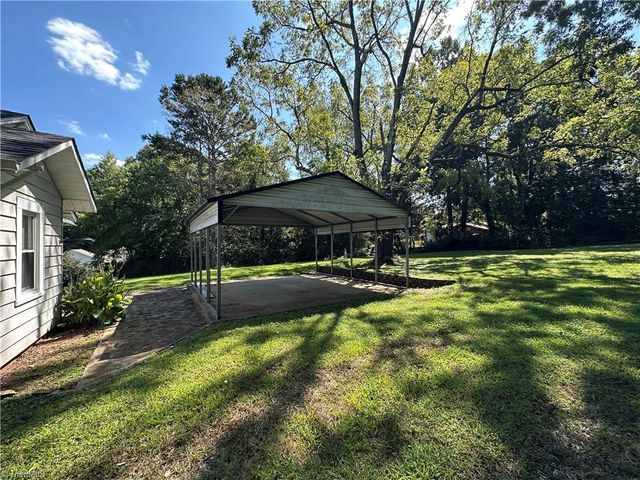 2718 Sedgewick Street, Winston-salem, NC 27127