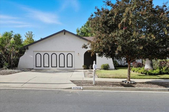 1708 Woodbridge Rd, Escondido, CA 92026