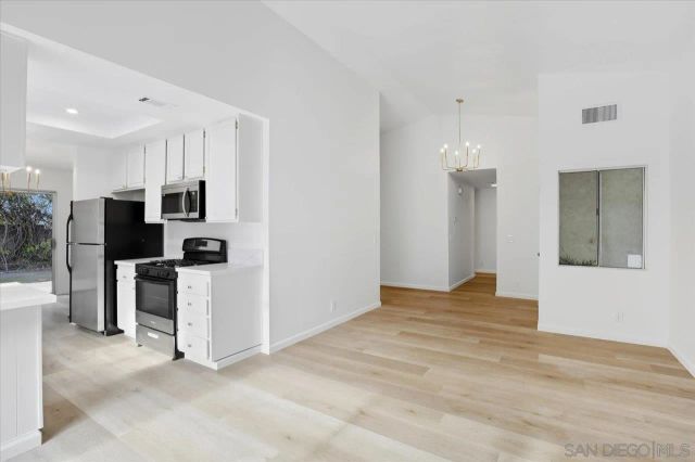 1708 Woodbridge Rd, Escondido, CA 92026