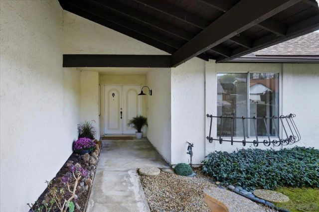 1708 Woodbridge Rd, Escondido, CA 92026