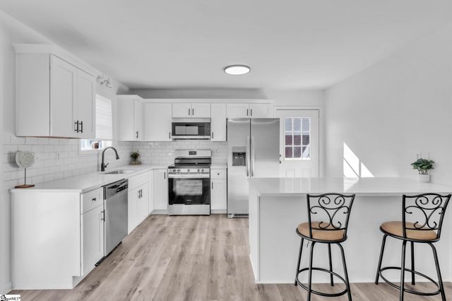 114 Berea Forest Circle, Greenville, SC 29617