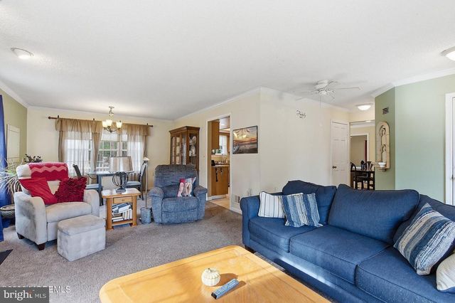 4 KENT CT, Forked River, NJ 08731