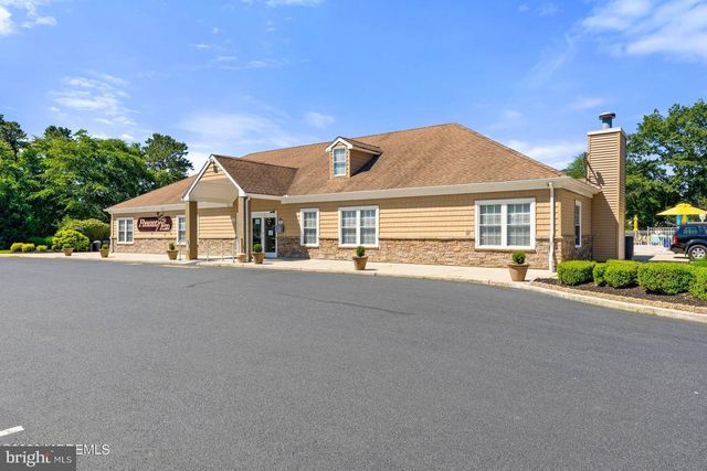 4 KENT CT, Forked River, NJ 08731