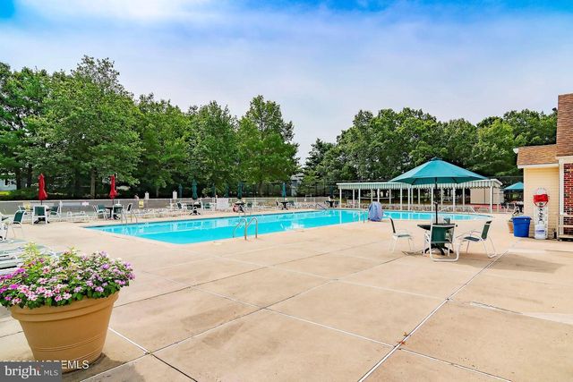 4 KENT CT, Forked River, NJ 08731