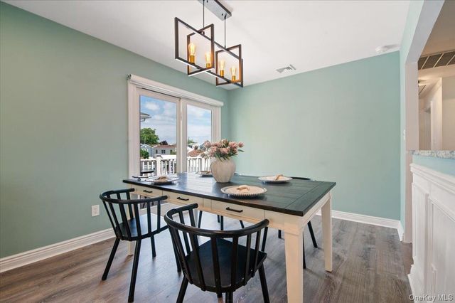 330 Granada Parkway, Lindenhurst, NY 11757